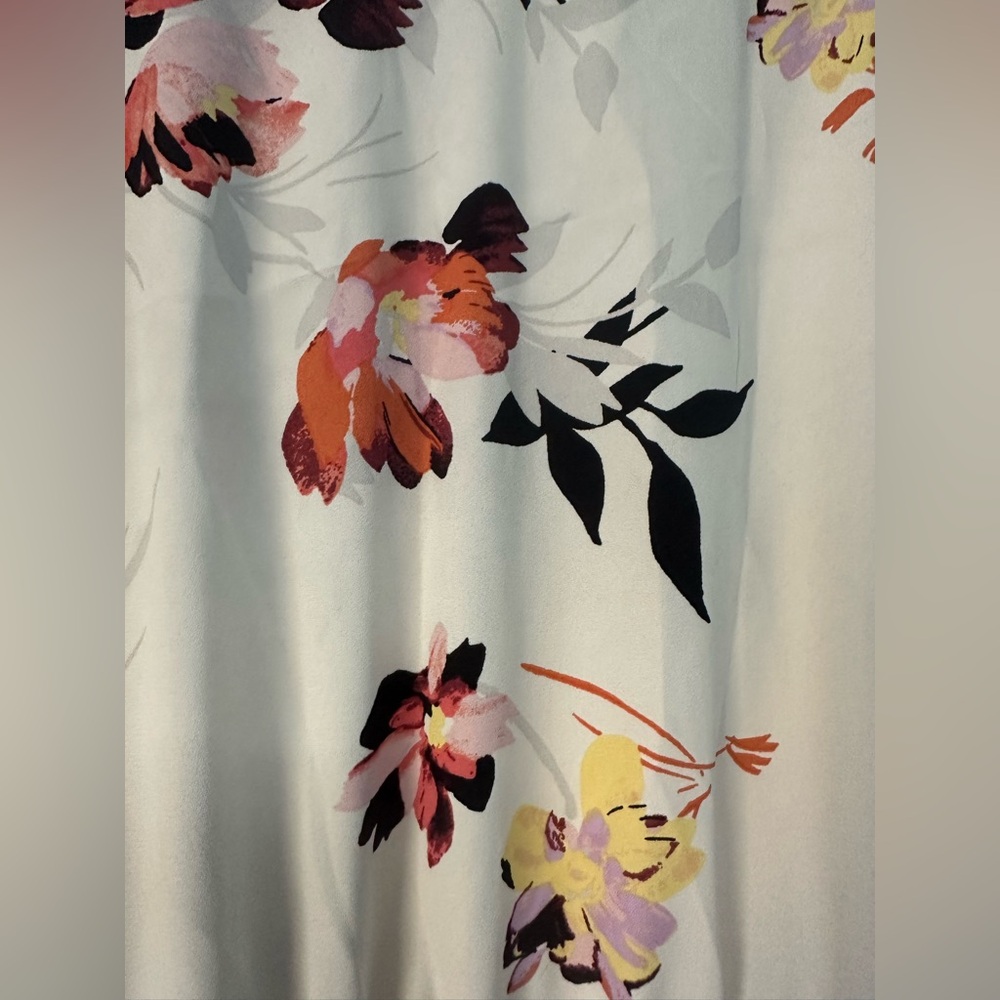 Torrid Floral V-Neck Blouse - Picture 3 of 3